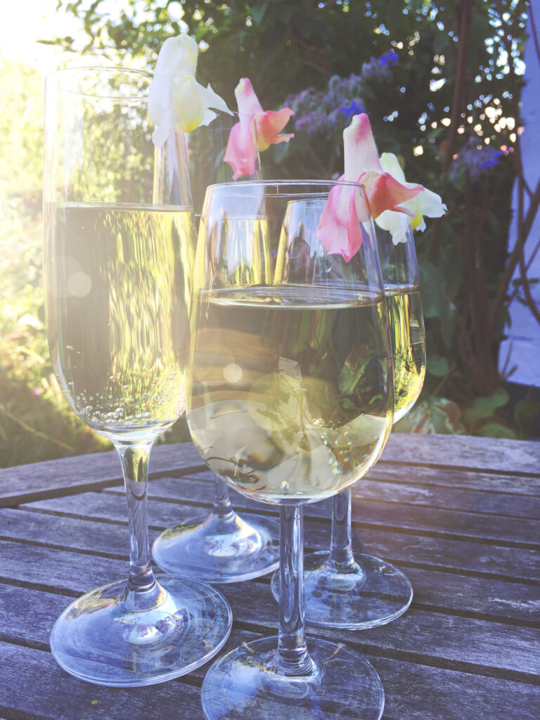 Edible flower snapdragons with champagne